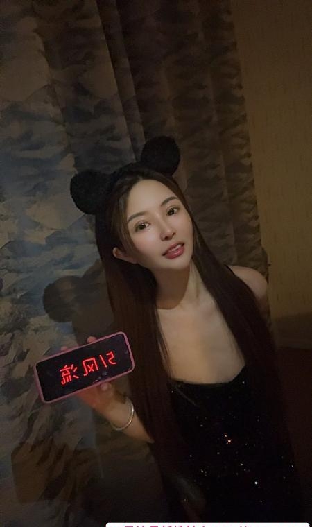 上城美腿翘臀浪骚货 1