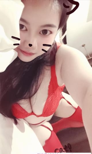 体验皮肤白嫩的宝儿