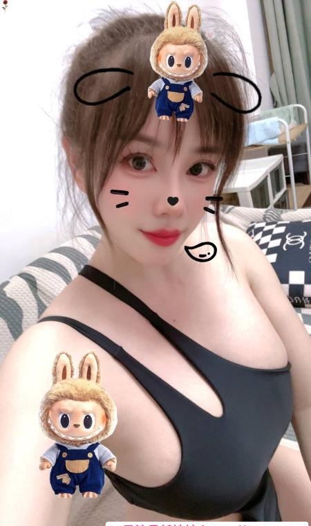 白嫩大奶小甜心 1
