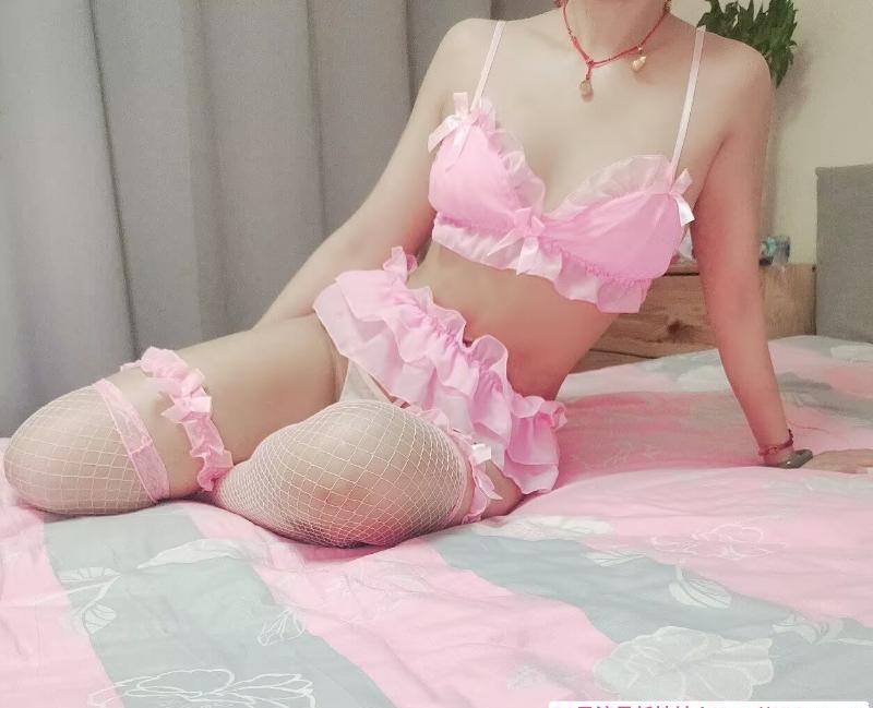中项小姐姐 1