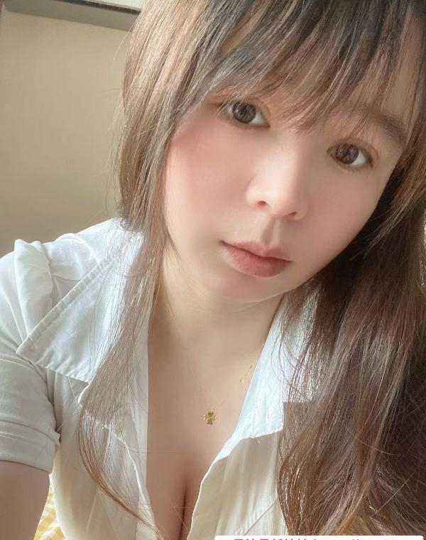 皮肤好的口爆姐姐 1