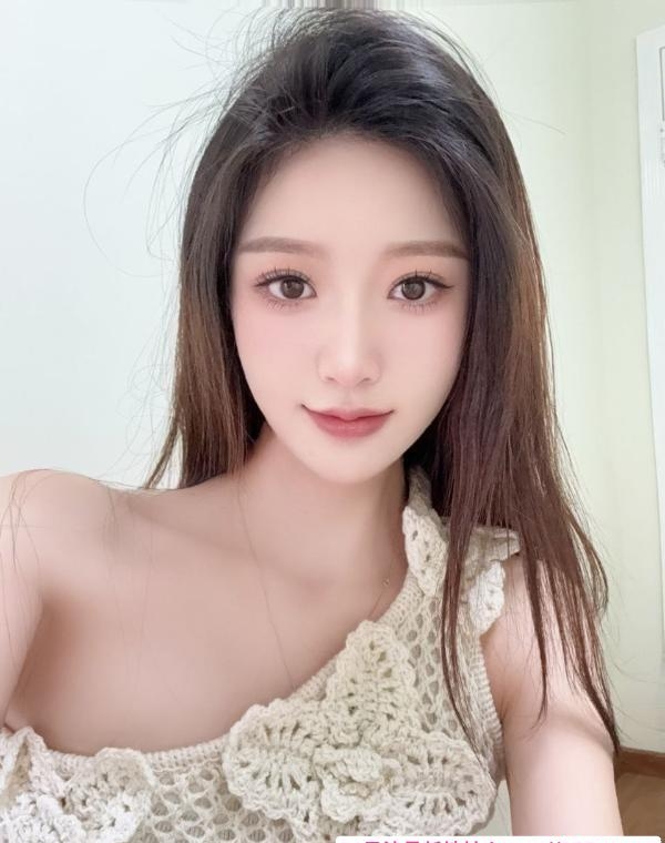 性感妩媚白嫩悠悠 1