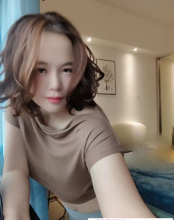 纯莞式夹b小骚妇 1