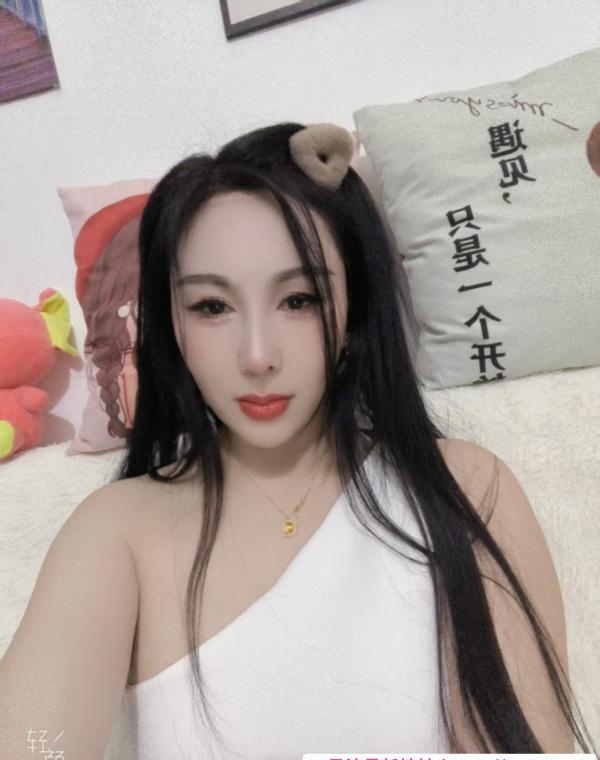 闷骚舌吻欣欣 1