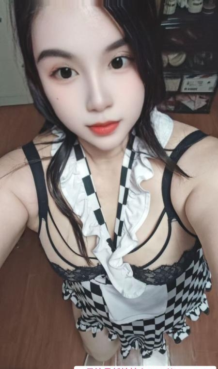 服务型美乳少妇 1