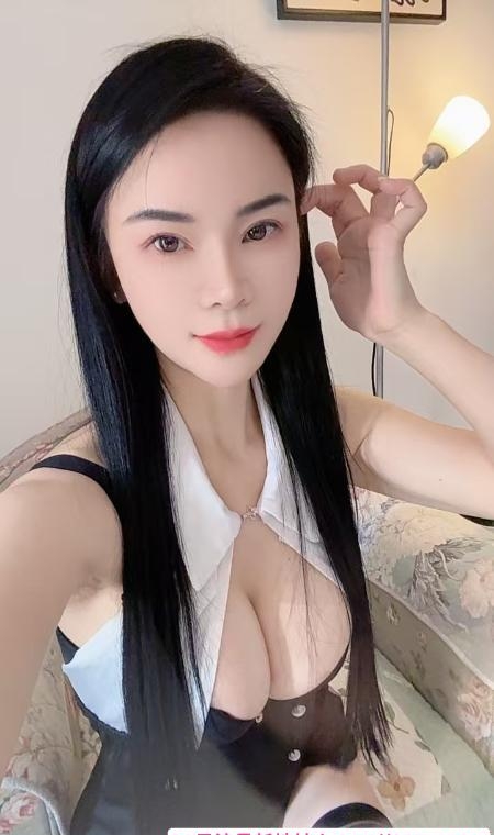 巨乳妖姬贝贝 1