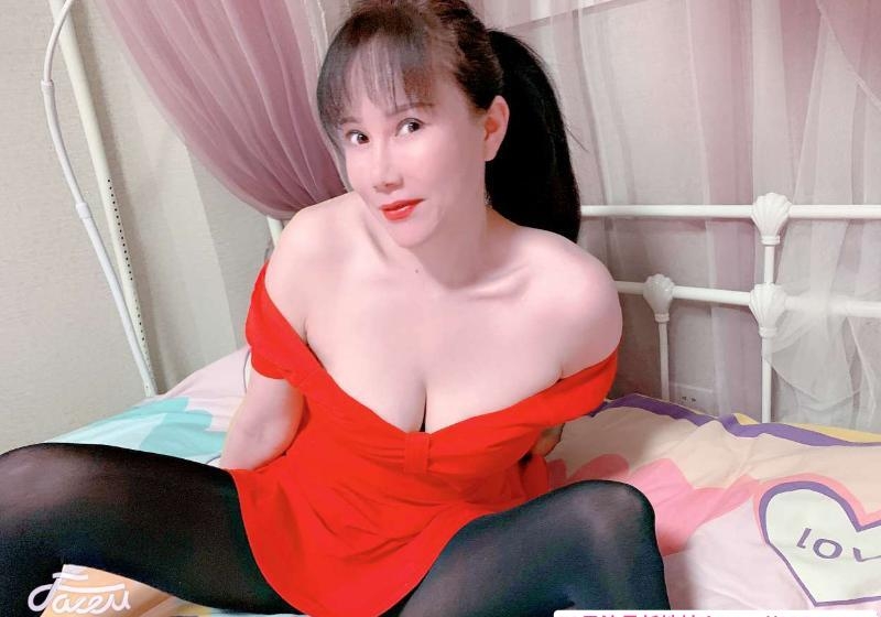 乳交特别爽的风骚女 2
