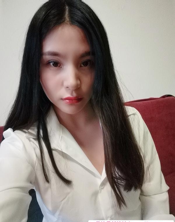 汉口火车站娇小女人 2