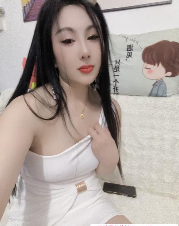 闷骚舌吻欣欣 2