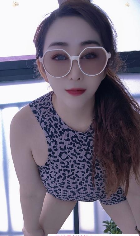 服务耐心熟女 2