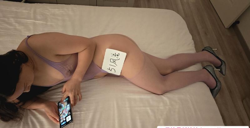S型身材白皮离异少妇 2