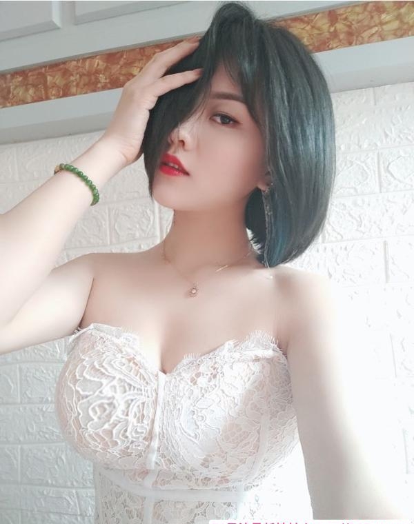 短发韵味风骚女郎 2