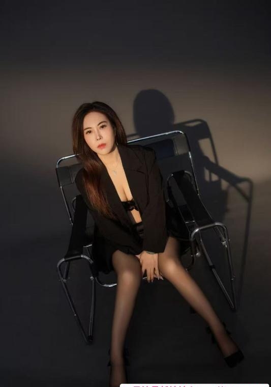 白云美臀少妇 2
