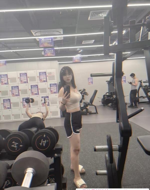 龙岗健身美女扶摇 2