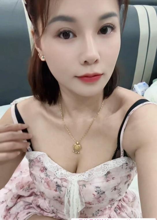 滨江性感丰满大嫂 3