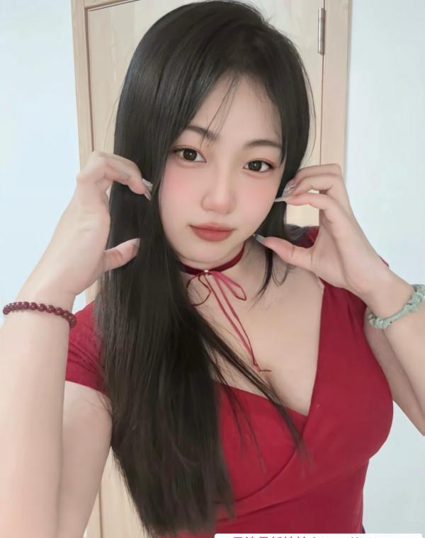 可舌吻肉感妹子 3
