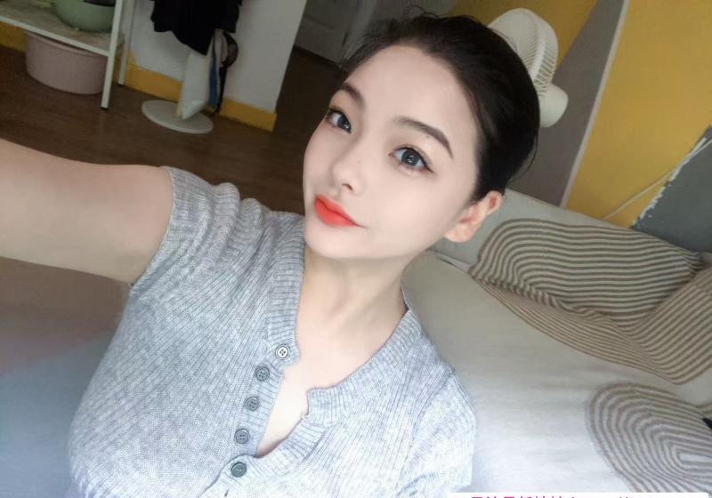 肤白虎牙妹文文 3