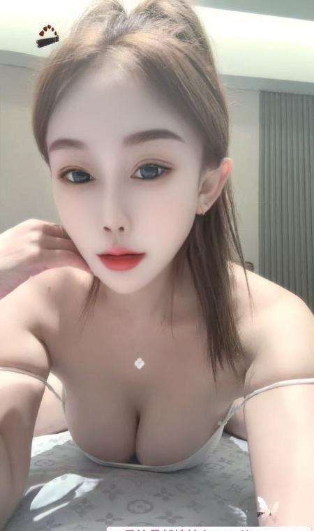 肤白貌美大胸妹 3