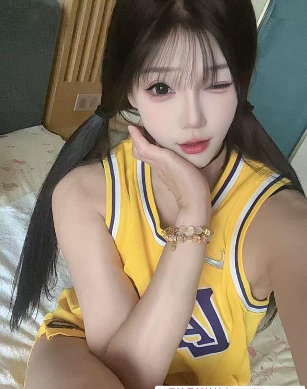 在汉口兼职的沐沐 3