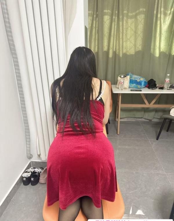 潘家园长身骚少妇 3