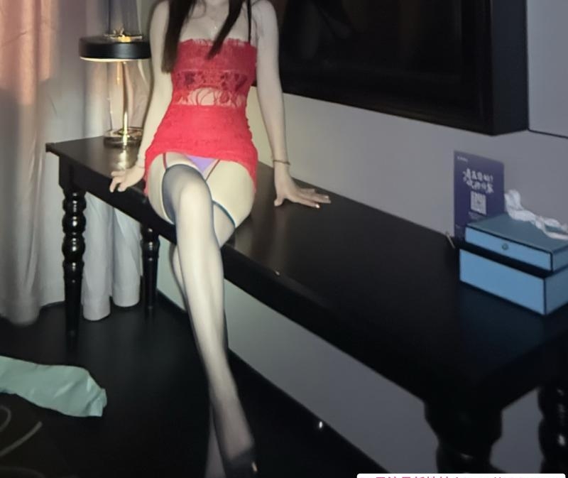 白云蜜桃臀诗诗 3