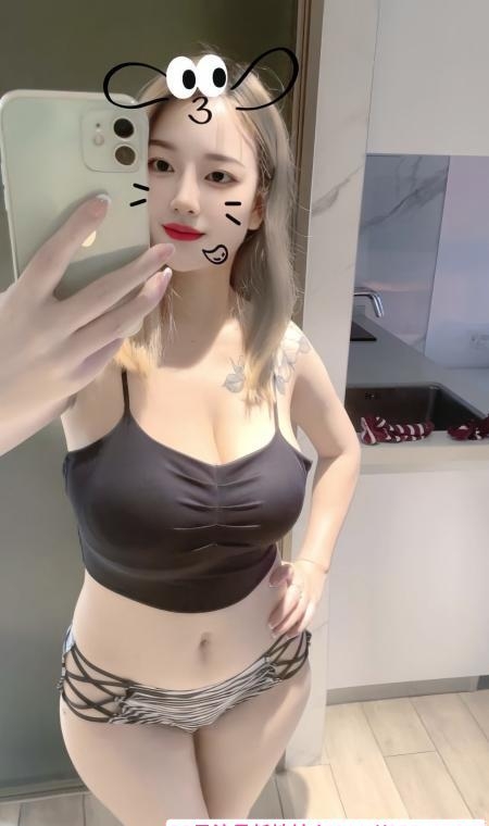 丰满大波妹露露 3