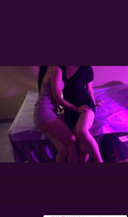 小妹子奶头粉嫩 3