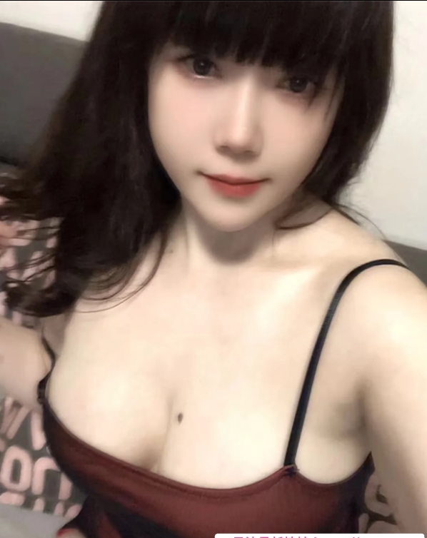 大奶小姐姐依然 3