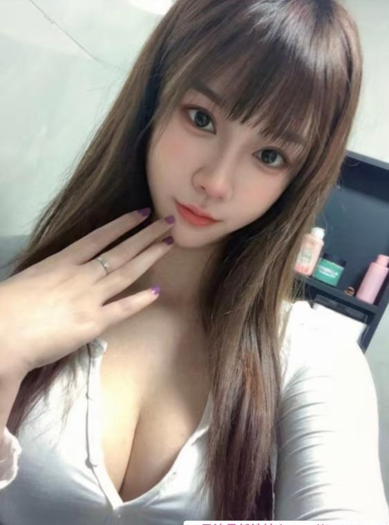 大胸美女炮架子 3