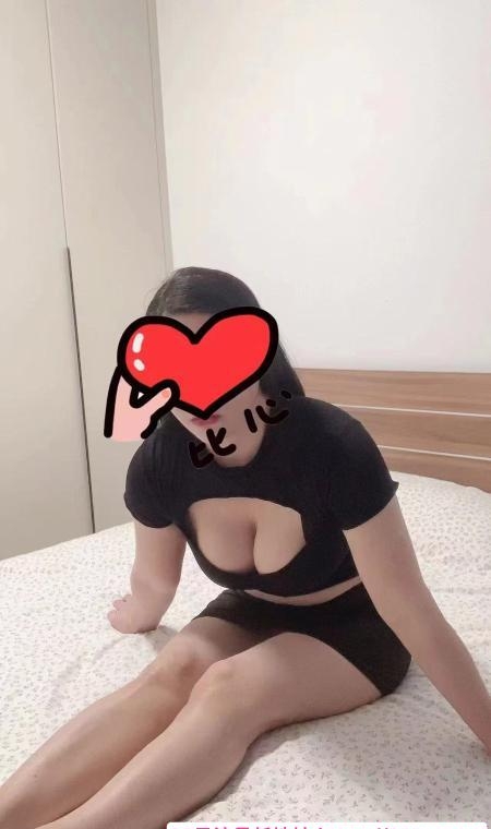 大胸少妇燕 4