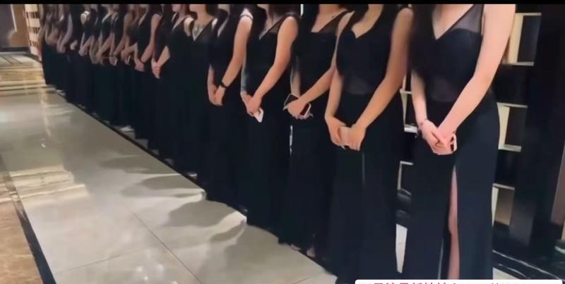 上海情趣黑丝两姐妹 4