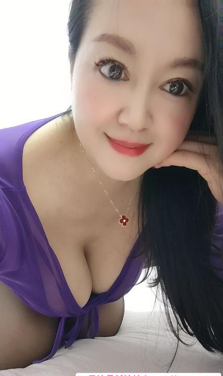罗湖口岸小骚货少妇 4
