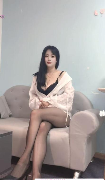黑丝巨乳深喉爽 4