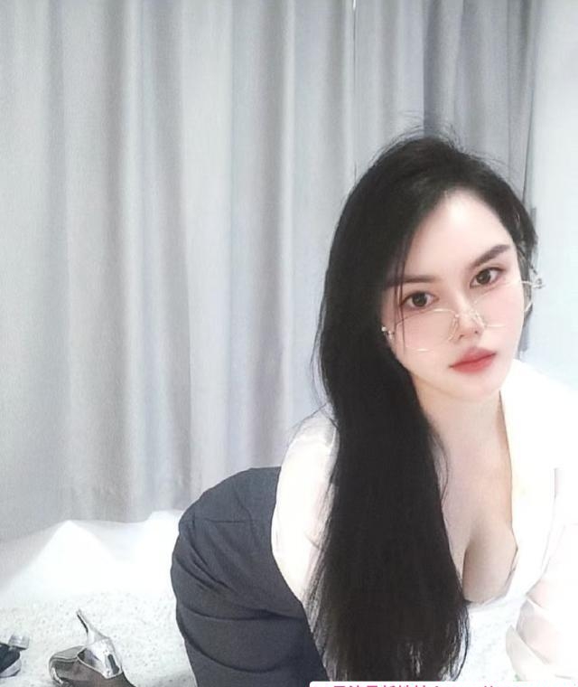 福田蜜桃翘臀小姐姐 4