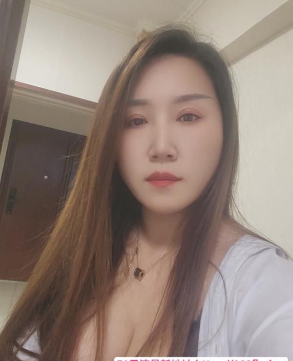 性感的小少妇 1