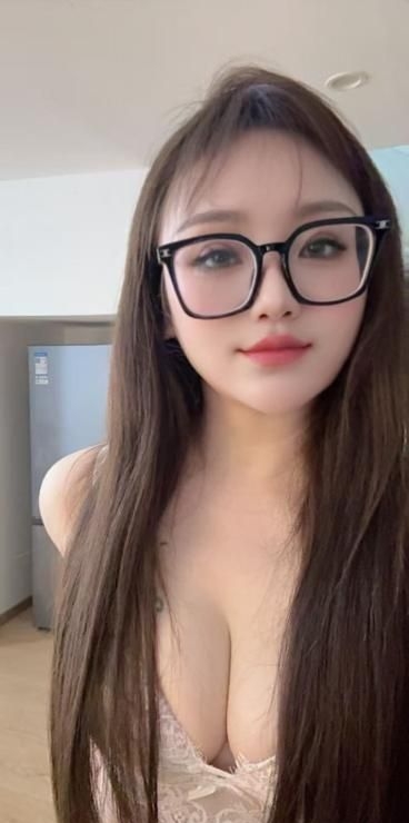 大奶易高潮小甜甜 1