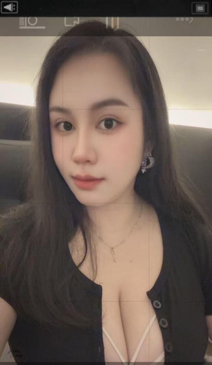 南京市 风骚大奶御姐超值莞式 1