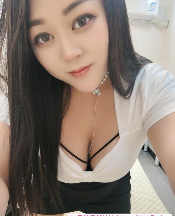滨江性感肉臀熟女 2