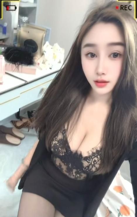 返食美乳御姐 2