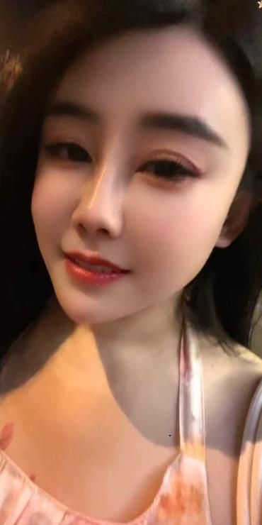 长舌骚浪女 2