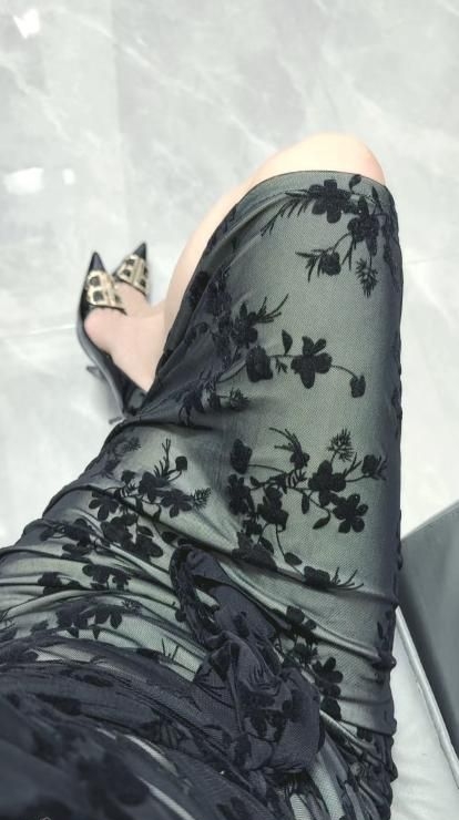 新疆美女黑丝大长腿 3
