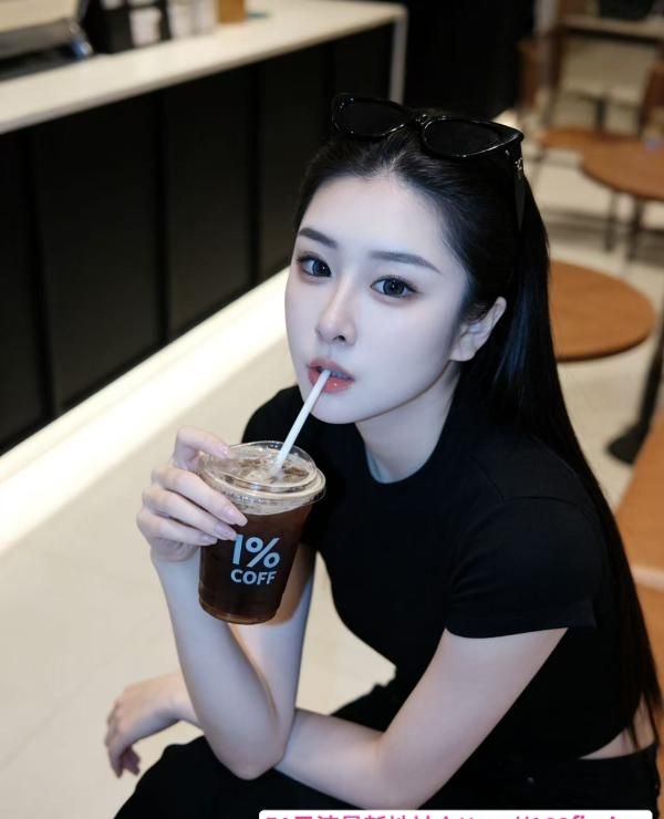 三通美女极品美臀 3