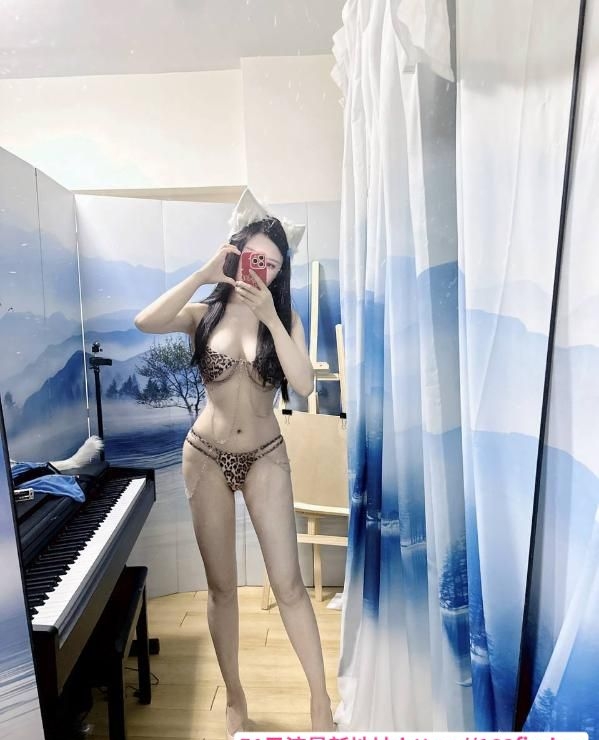完美身材大胸颜值老师 4