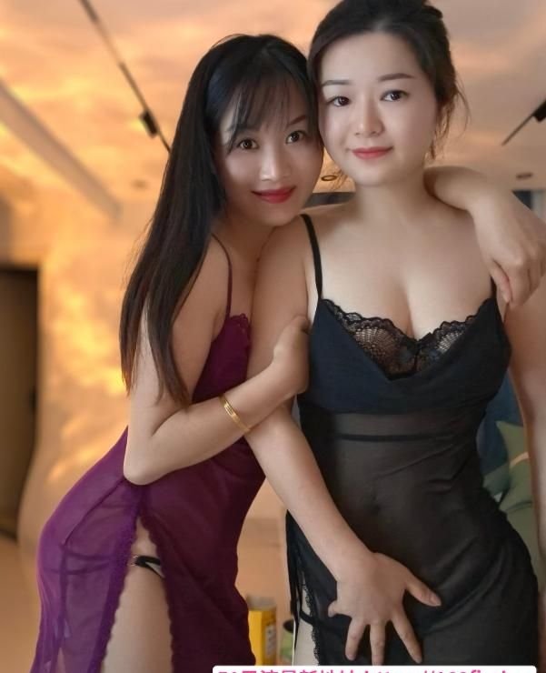 性价比双飞口爆姐妹 1