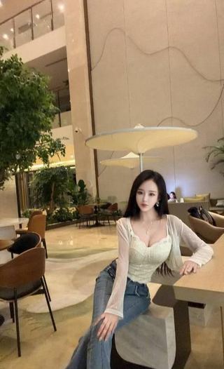 高挑御姐白雪
