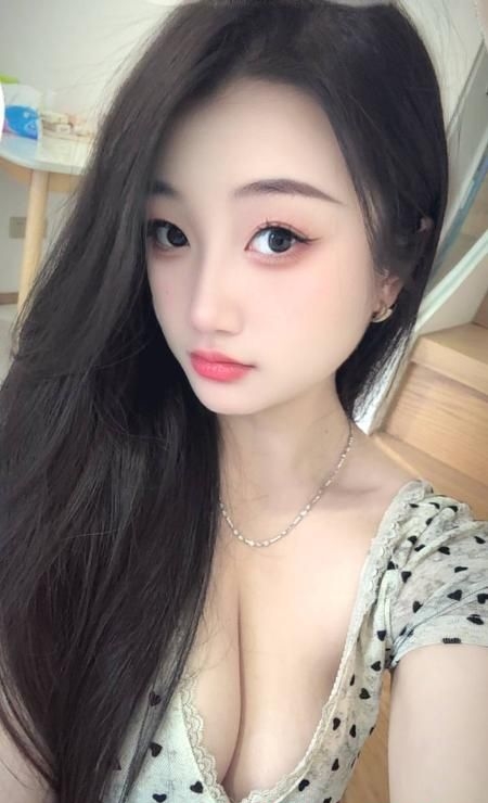 大胸美女雯雯 1