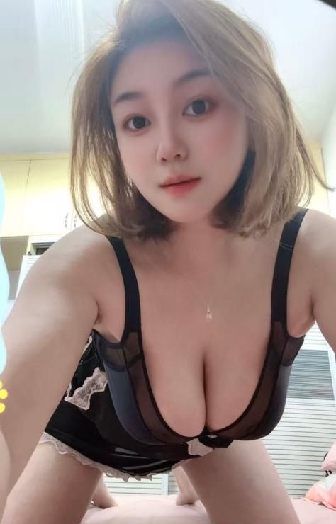 巨乳肥臀骚姐姐 2
