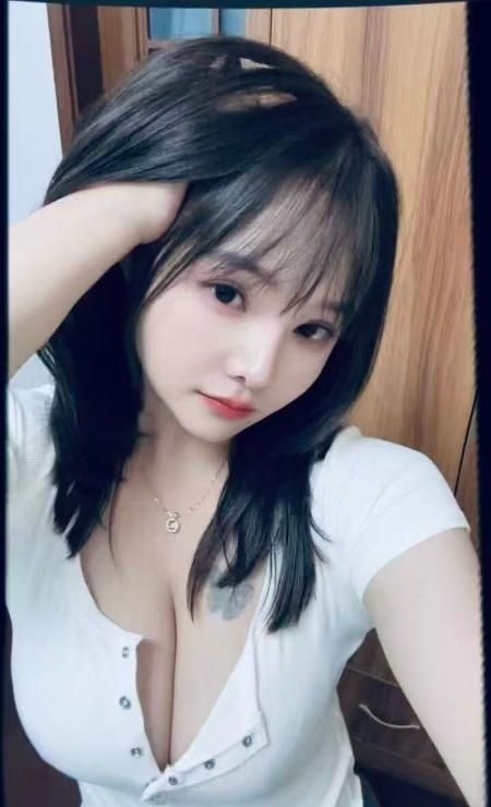 巨乳波霸小骚妹 3