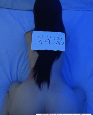 细腰肥臀小姐姐