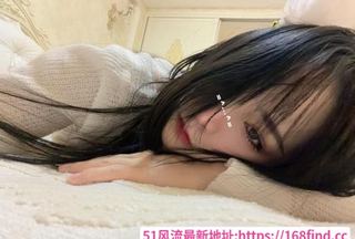 性感乳胶小萝莉